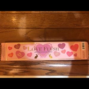 Too Faced Love Flush Blush Palette